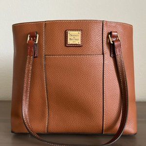 Dooney & Bourke Pebble Grain Small Lexington in Caramel